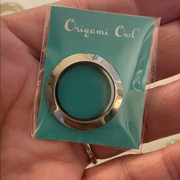 Origami Owl Silvertone Bracelet - Picture 3 of 6